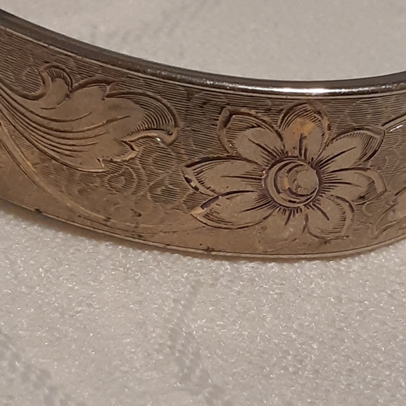 Vintage Chunky Flower Designs Silver Tone Bracelet 8.1/8" Circle Length - Picture 6 of 16